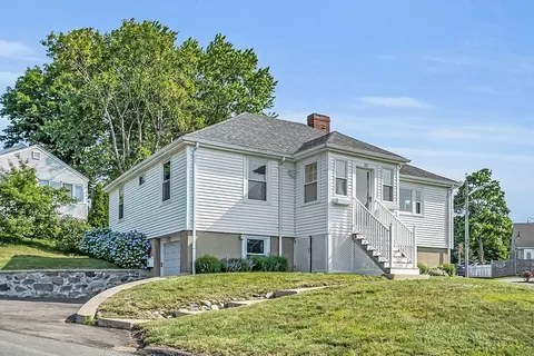 33 Sunset Rd, Nahant, MA 01908