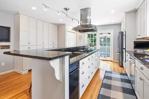 6 Adams Ct, Hingham, MA 02043 photo 6