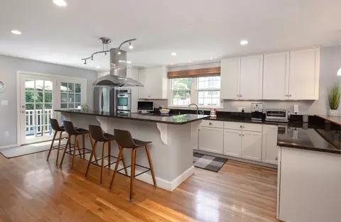 6 Adams Ct, Hingham, MA 02043