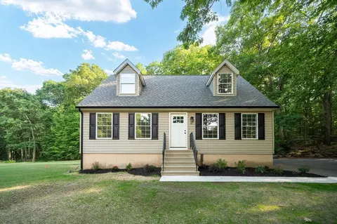 60 Killiney Woods, Millville, MA 01529