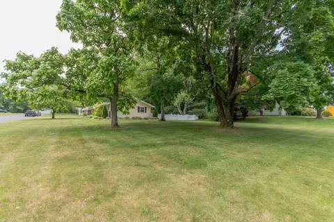 Exterior - 18 Sandra Dr, Framingham, MA 01701 photo 5 of 6