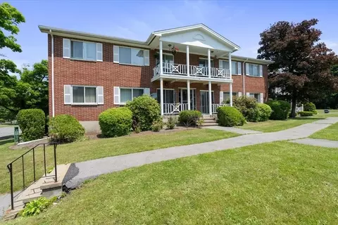 5 Bayberry Dr #2, Sharon, MA 02067
