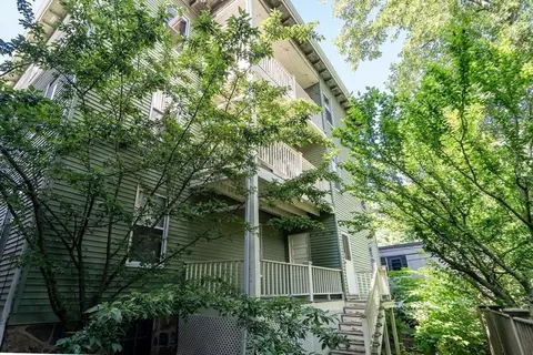 17 E Milton Rd, Brookline, MA 02445 photo 4