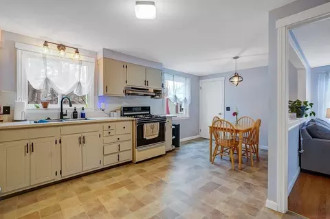 Entry Way - 119 Feltham Rd, Springfield, MA 01118 photo 1 of 1