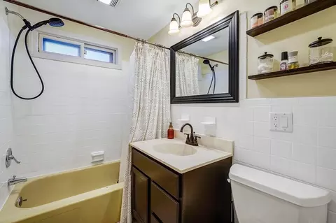 Bath - 119 Feltham Rd, Springfield, MA 01118 photo 2 of 2