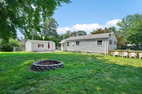Exterior - 119 Feltham Rd, Springfield, MA 01118 photo 4 of 5