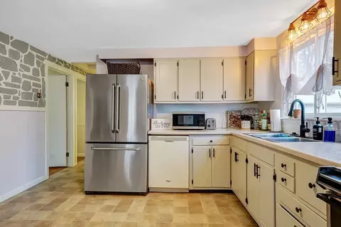 Kitchen - 119 Feltham Rd, Springfield, MA 01118 photo 3 of 3