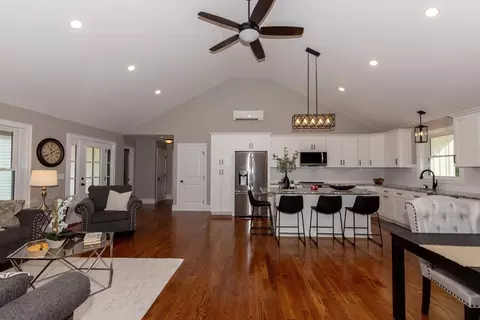 Entry Way - 81 Donovan, Thompson, CT 06277 photo 3 of 4