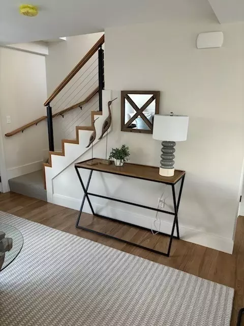 2 Mansfield Ct, Gloucester, MA 01930 photo 5