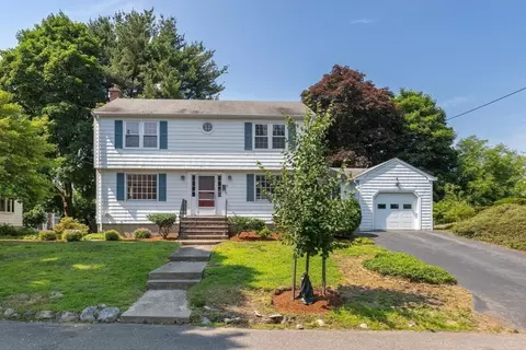 29 Hathaway Cir, Arlington, MA 02476