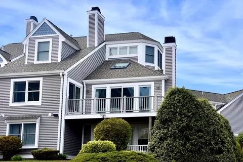 19 Hidden Bay Dr #19, Dartmouth, MA 02748