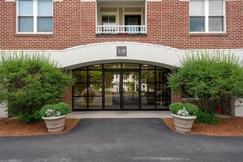 320 Rindge Ave #205, Cambridge, MA 02140