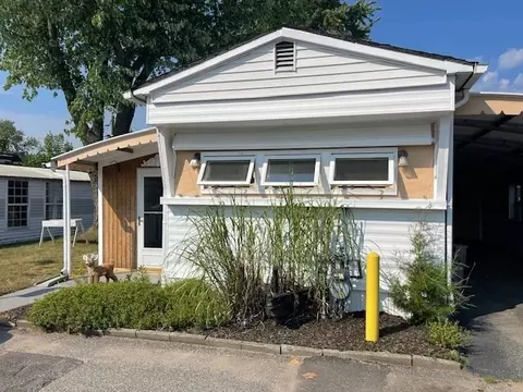 130 E Washington St #61, North Attleboro, MA 02760