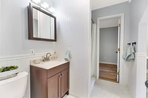 Bath - 2 Opal St, Springfield, MA 01108 photo 2 of 4