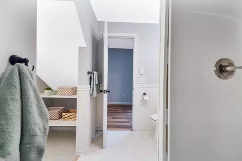 Bath - 2 Opal St, Springfield, MA 01108 photo 3 of 4