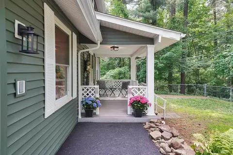 Exterior - 2 Opal St, Springfield, MA 01108 photo 6 of 10