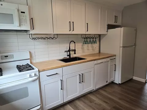 23 Bayberry Dr #4, Sharon, MA 02067