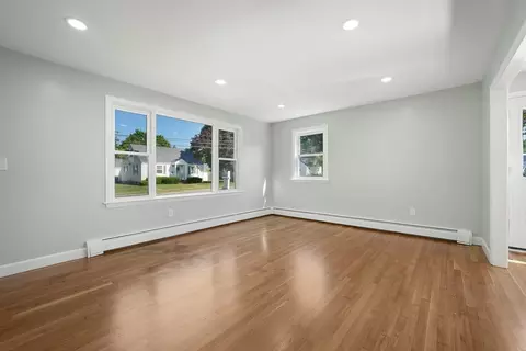 Living - 449 Main St, Fairhaven, MA 02719 photo 1 of 1