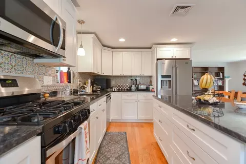 22 Edith Rd, Framingham, MA 01701 photo 3