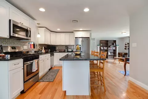 22 Edith Rd, Framingham, MA 01701 photo 2