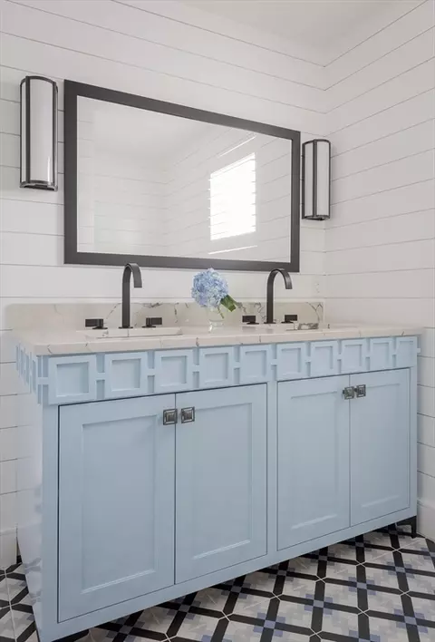 Bath - 353 Beach Ave, Hull, MA 02045 photo 4 of 5
