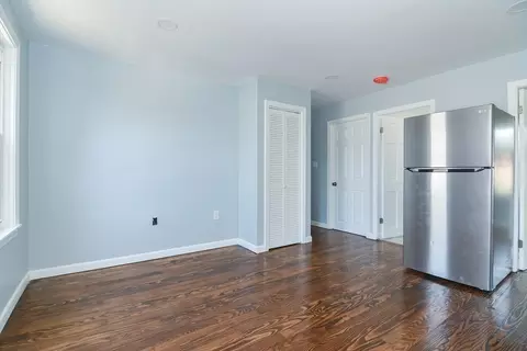 Living - 517 Palmer St, Fall River, MA 02721 photo 5 of 8