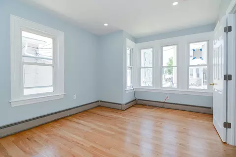 Living - 517 Palmer St, Fall River, MA 02721 photo 6 of 8