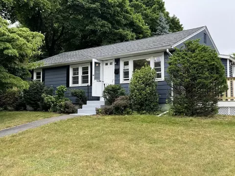 94 8th Ave, Haverhill, MA 01830