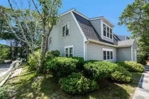 Exterior - 733 W Main St #C, Hyannis, MA 02601 photo 4 of 6