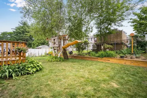 Exterior - 152 Silvin Rd, Chicopee, MA 01013 photo 4 of 9