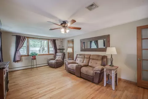 Living - 152 Silvin Rd, Chicopee, MA 01013 photo 2 of 4