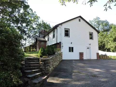 Exterior - 92 Lower Gore Rd, Webster, MA 01570 photo 4 of 9