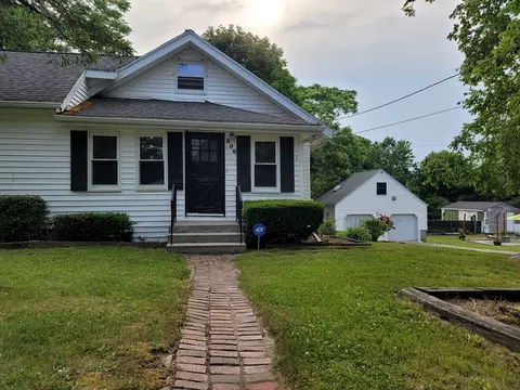 306 High St, Randolph, MA 02368