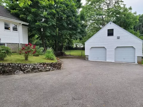 Exterior - 306 High St, Randolph, MA 02368 photo 5 of 7