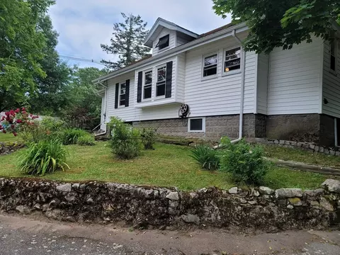 Exterior - 306 High St, Randolph, MA 02368 photo 3 of 7