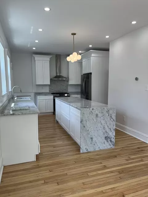 525 Weetamoe St, Fall River, MA 02720