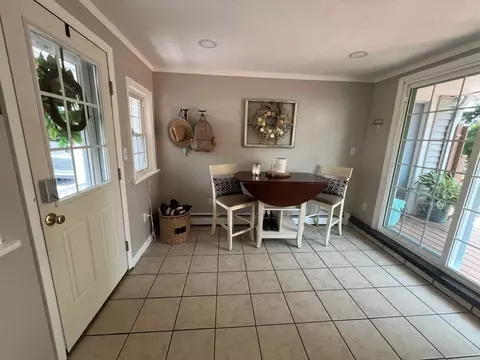 3 Davis Rd, Auburn, MA 01501 photo 2