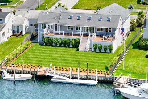 117 Pawkannawkut Dr, Yarmouth, MA 02664