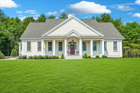 47 Meadowbrooke Ln, Middleboro, MA 02346