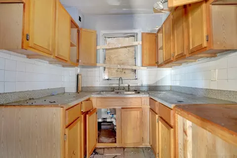 66 Lyon St, Fall River, MA 02721 photo 5