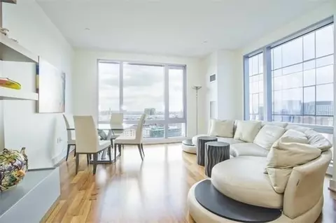 500 Atlantic Ave #17M, Boston, MA 02210