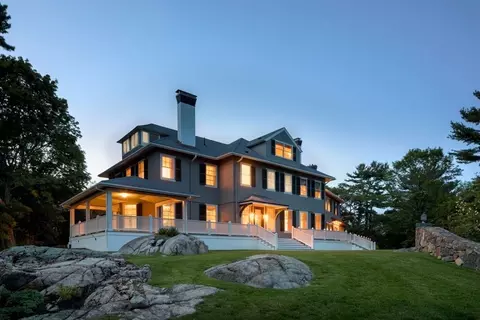 73 Bridge St, Manchester, MA 01944