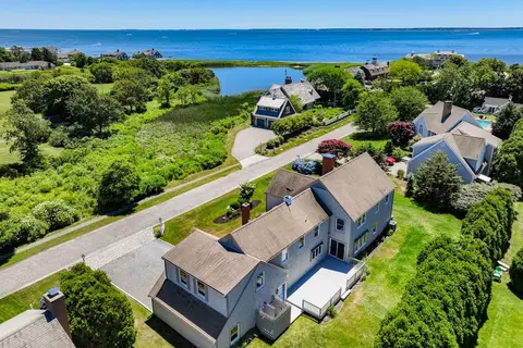 15 Waterside Ave, Falmouth, MA 02540