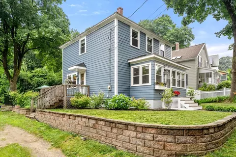 25 Lewis St, Maynard, MA 01754 photo 2