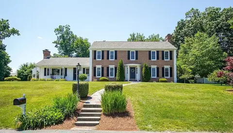25 Eastwood Dr, Wilbraham, MA 01095