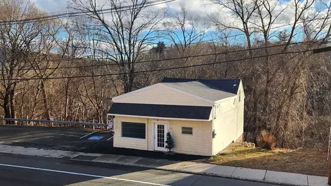 1053 Main St, Warren, MA 01083