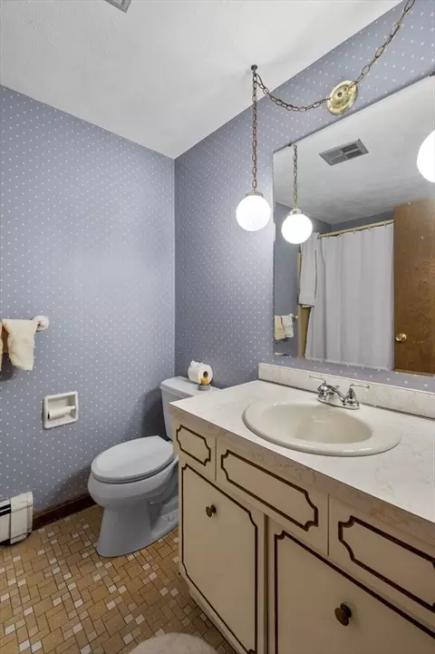 Bath - 1 Pentucket Ln, Danvers, MA 01923 photo 2 of 4