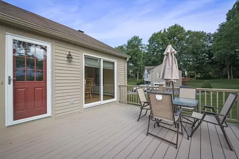 Exterior - 1 Pentucket Ln, Danvers, MA 01923 photo 8 of 9