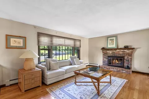Living - 1 Pentucket Ln, Danvers, MA 01923 photo 2 of 5