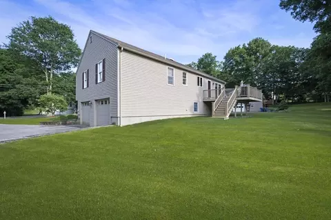 Exterior - 1 Pentucket Ln, Danvers, MA 01923 photo 4 of 9